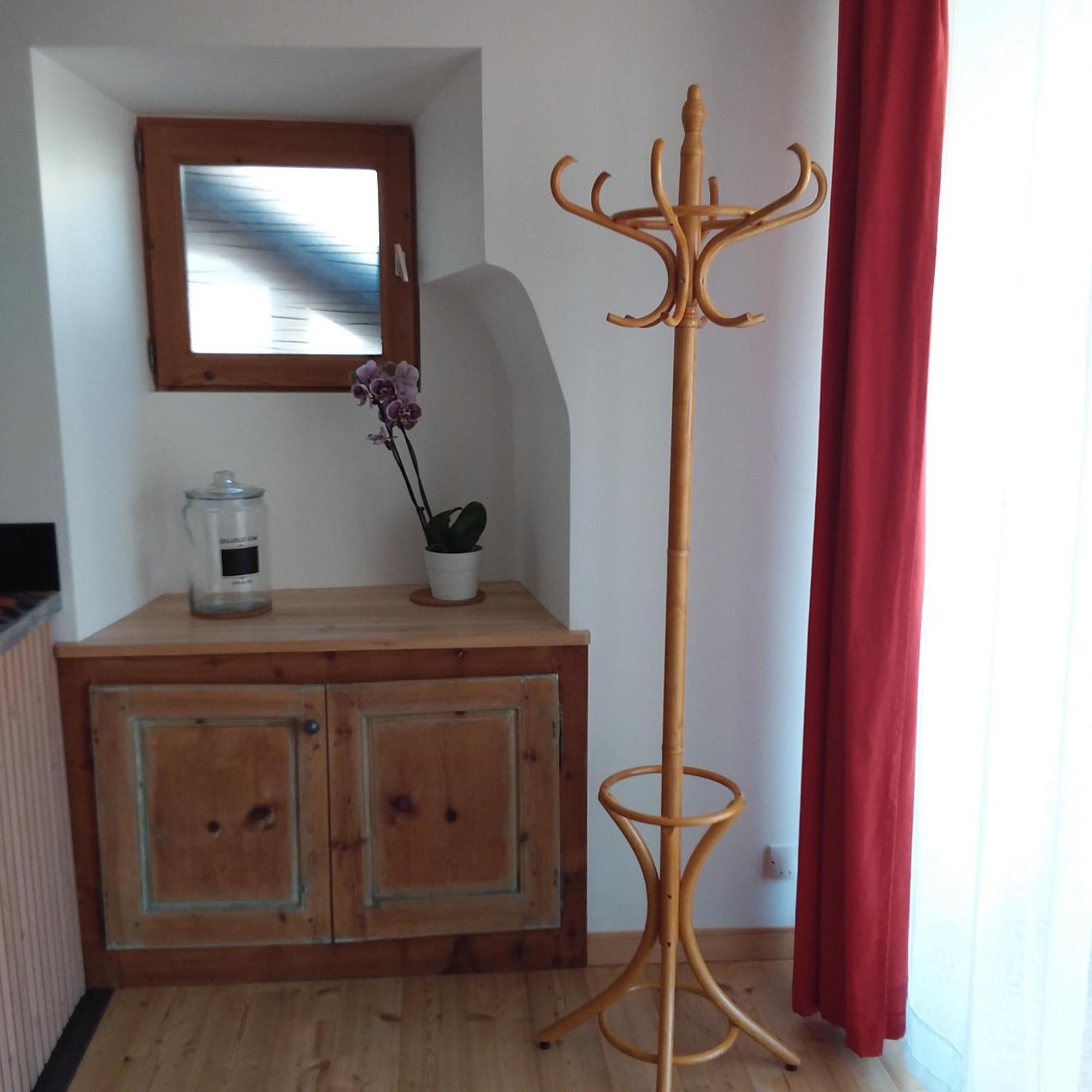 Appartement Dans Maison De Village Crots المظهر الخارجي الصورة
